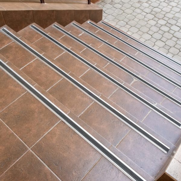 keramická dlažba na schody Bratislava Schody Zábradlie